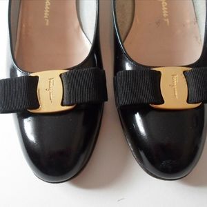 Ferragamo Vara 9 AA Black Patent Pump Heel
